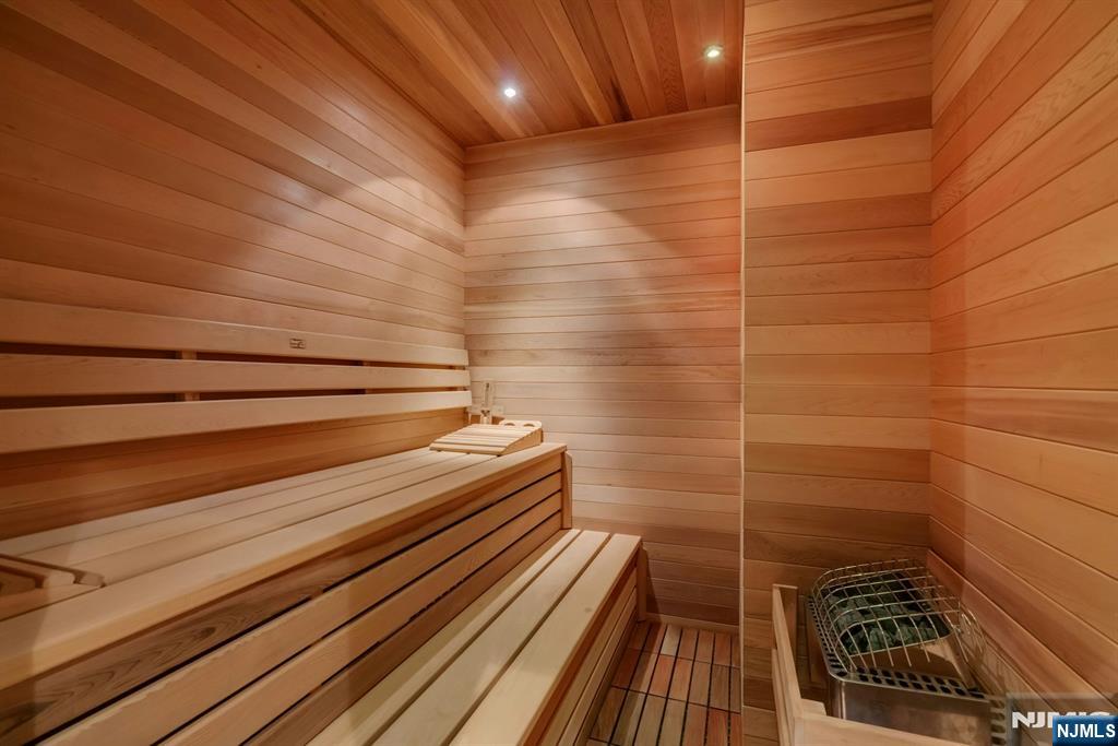 123 E Saddle River Road