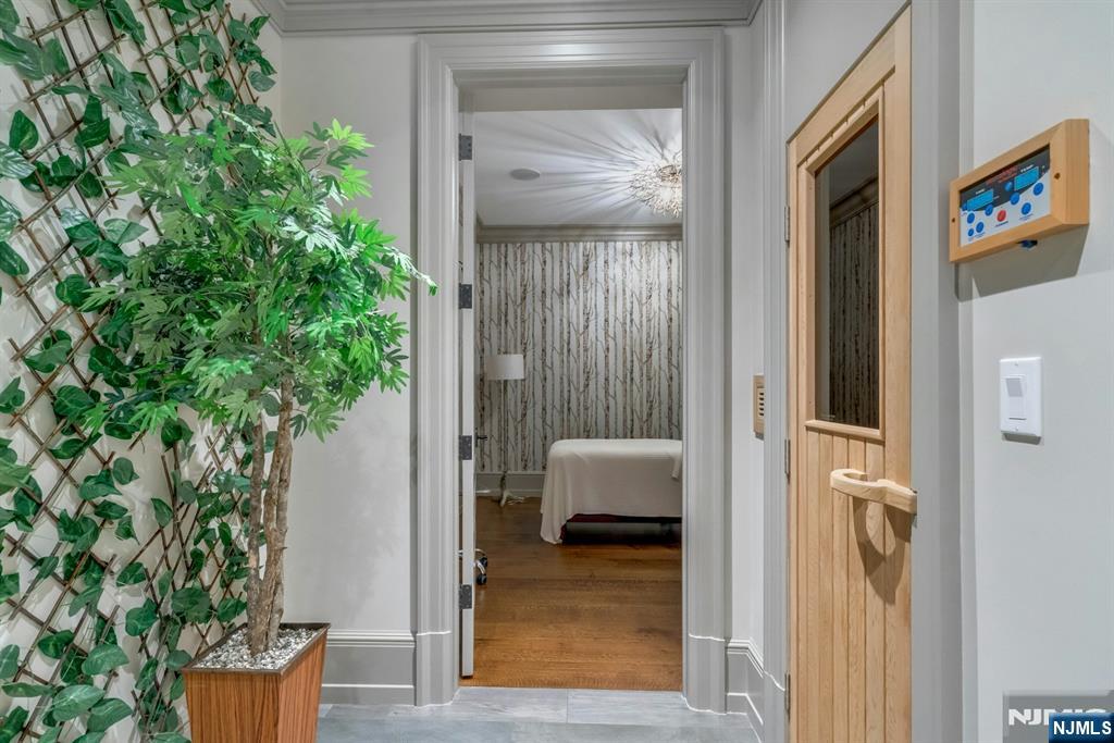 123 E Saddle River Road