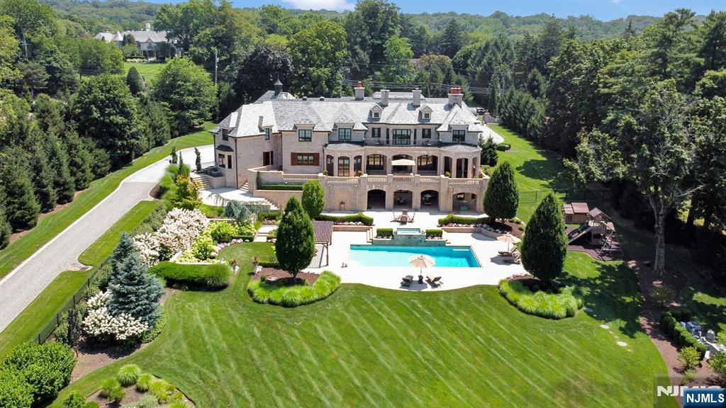 123 E Saddle River Road