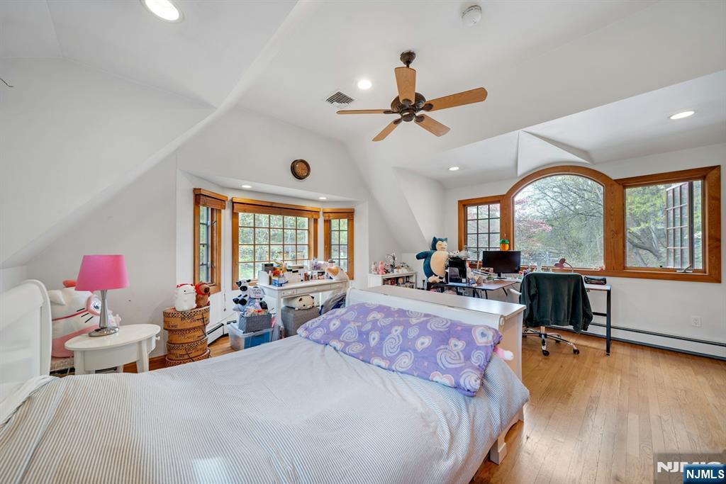 17 Hillside Avenue