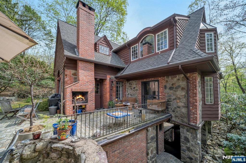 17 Hillside Avenue