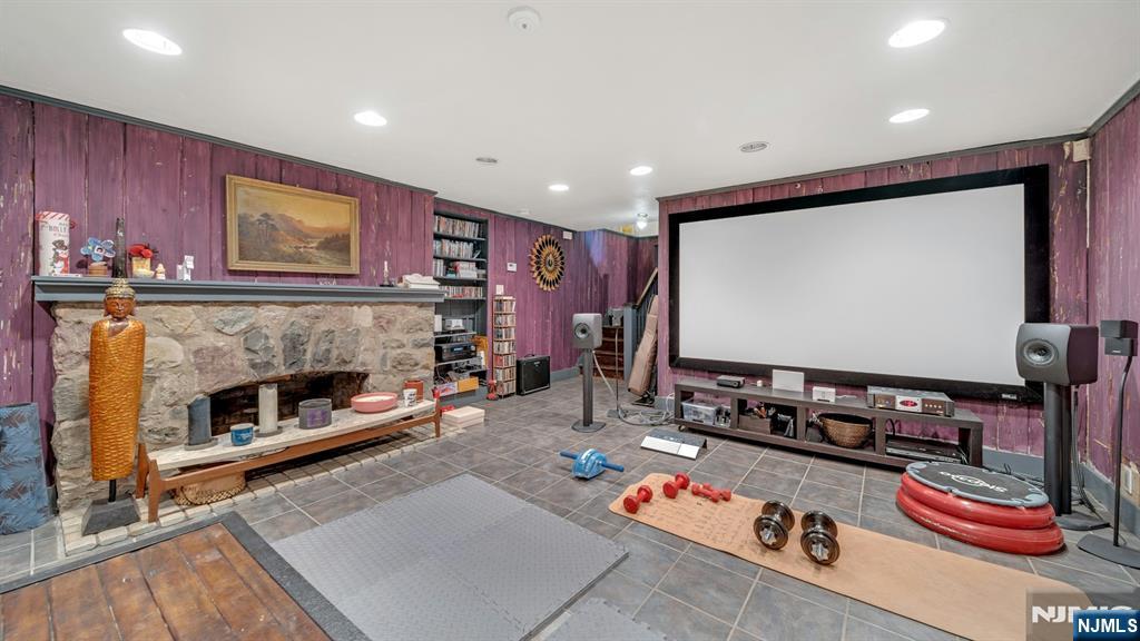 17 Hillside Avenue