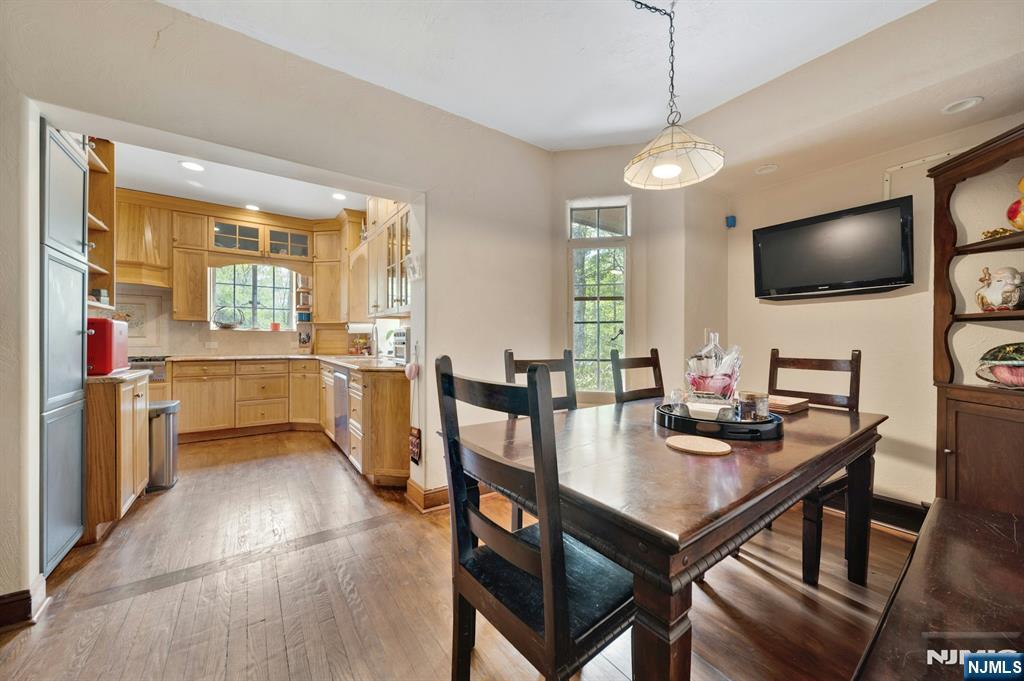 17 Hillside Avenue