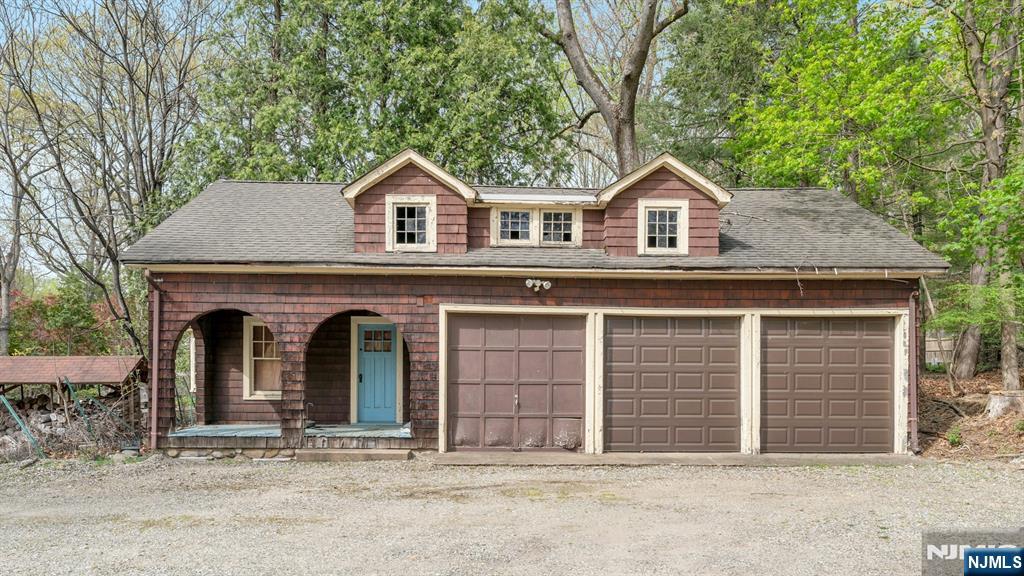 17 Hillside Avenue