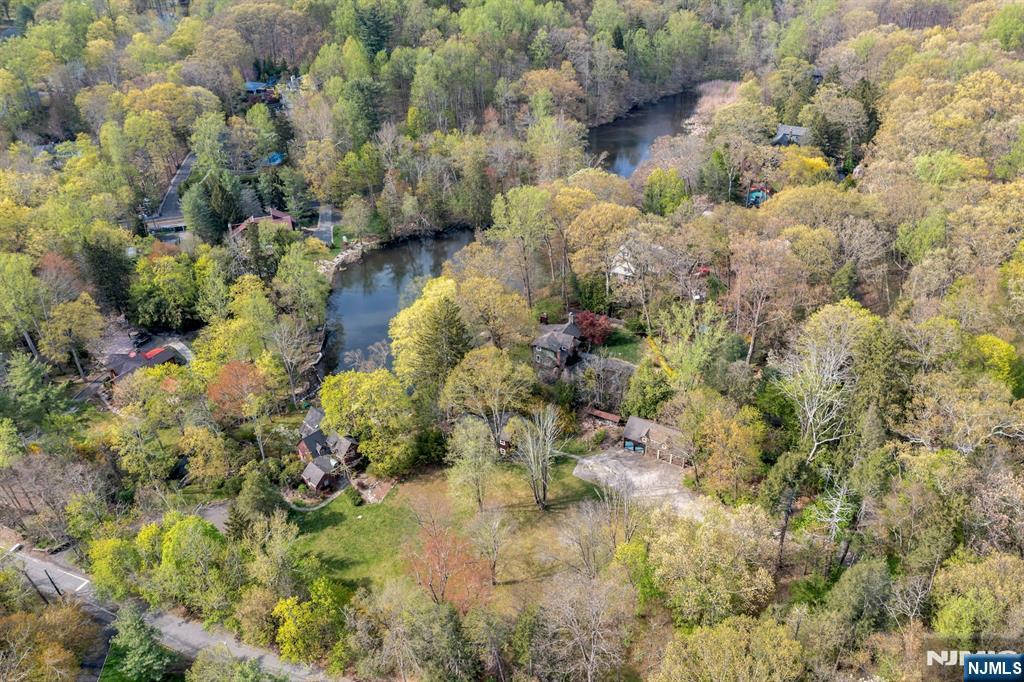 17 Hillside Avenue