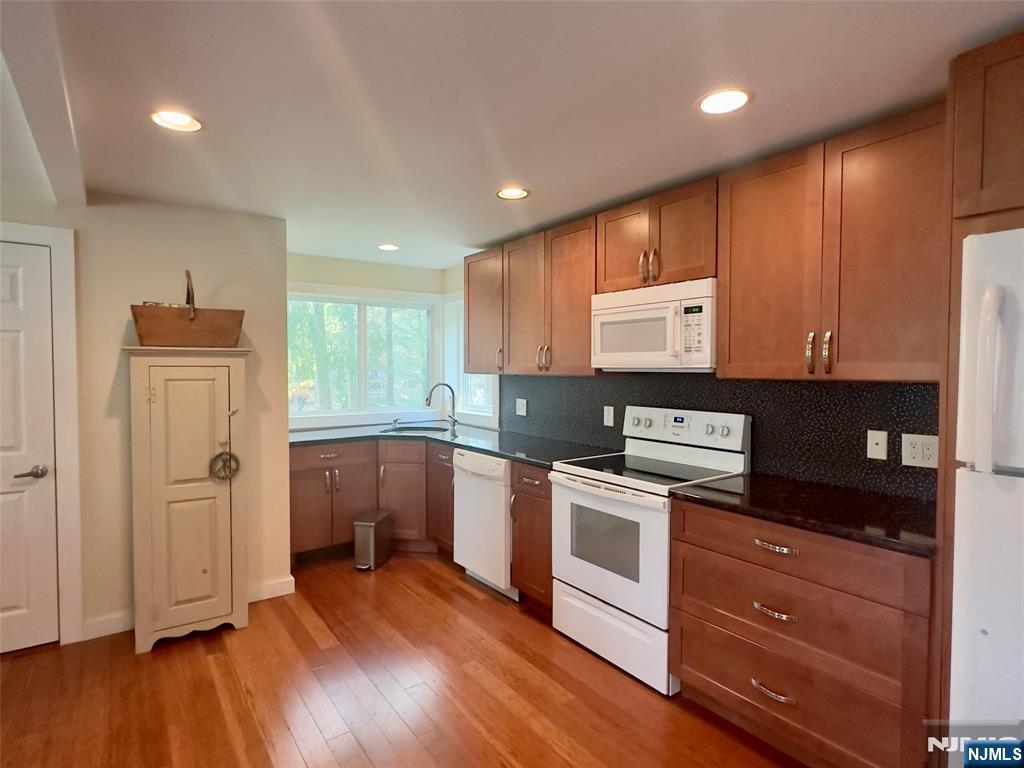 17 Hillside Avenue