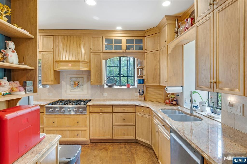 17 Hillside Avenue