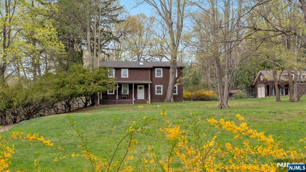 17 Hillside Avenue