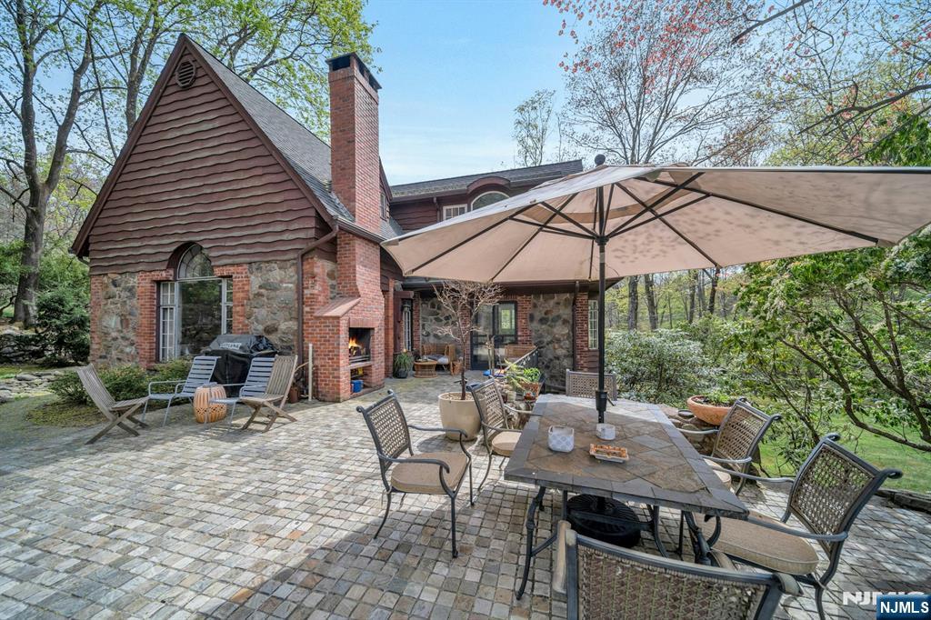17 Hillside Avenue