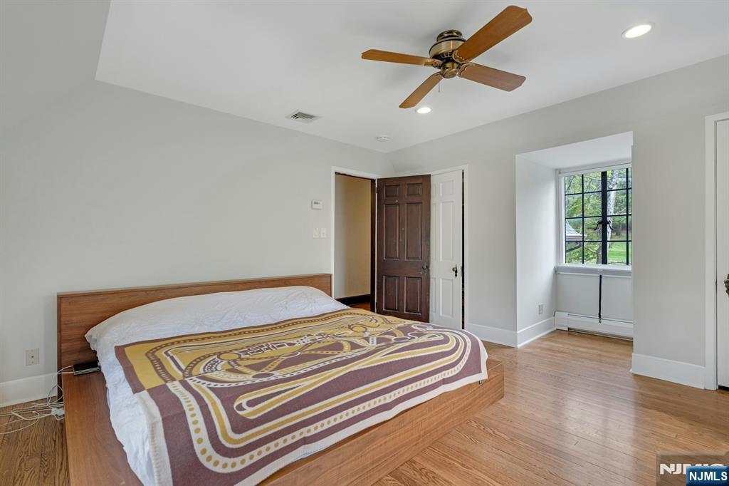 17 Hillside Avenue