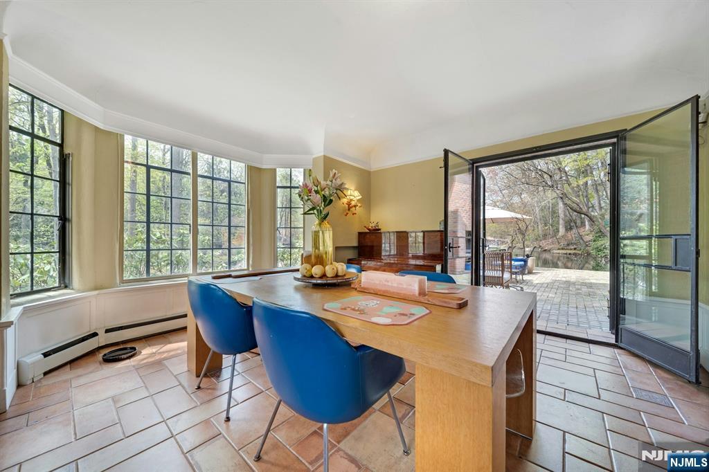 17 Hillside Avenue