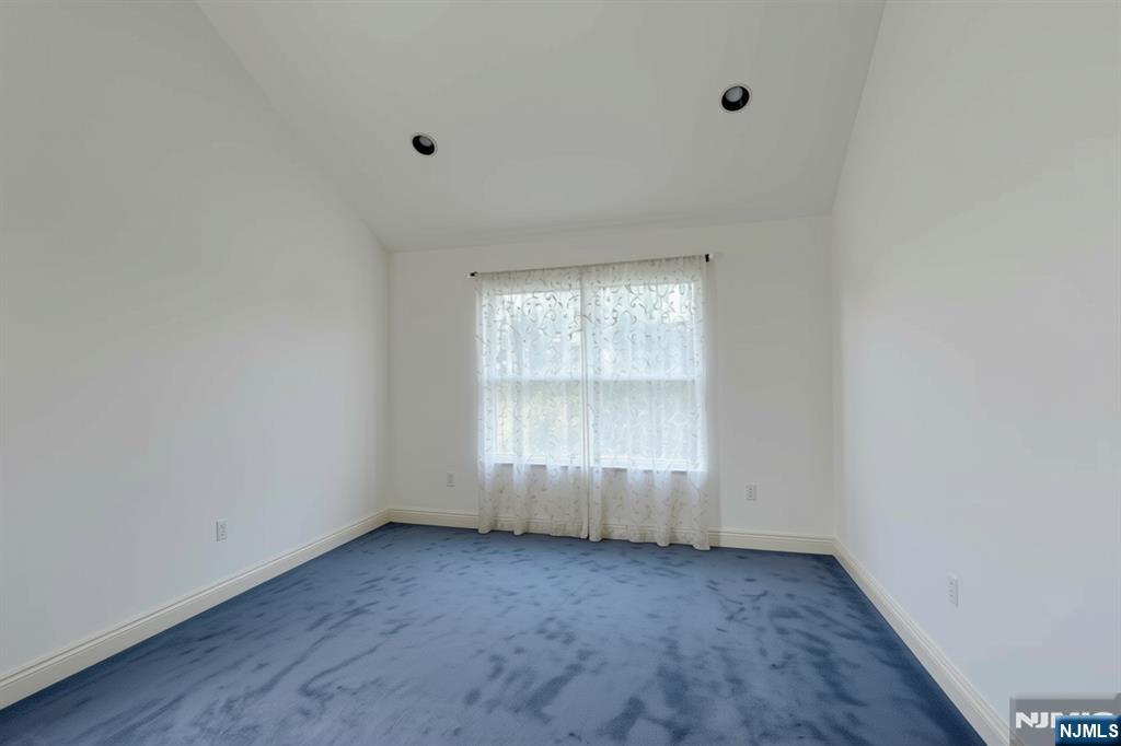 14 Summit Court