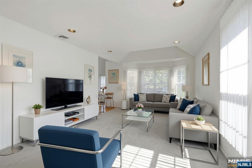 14 Summit Court