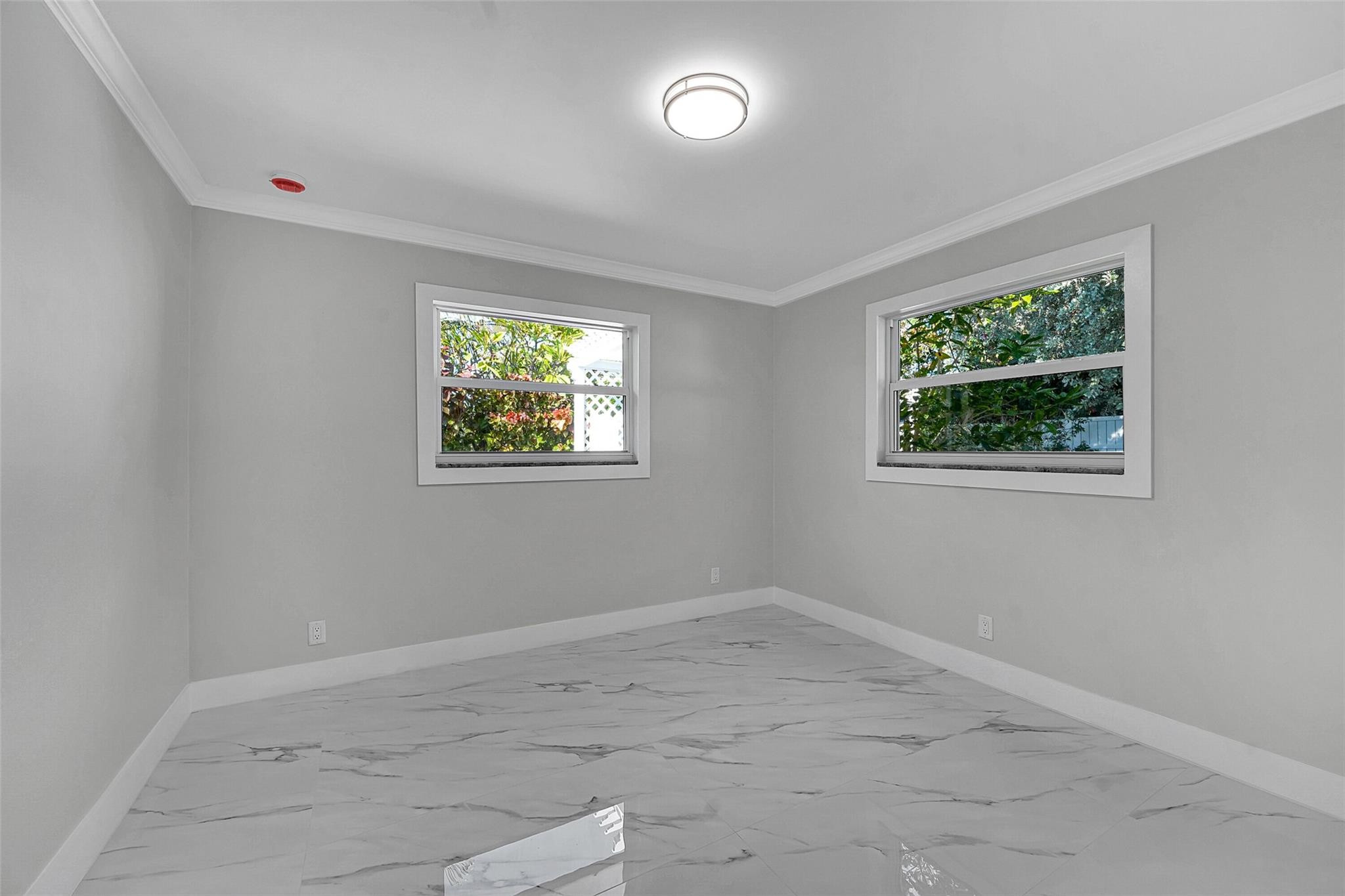 1190 Dolphin Road