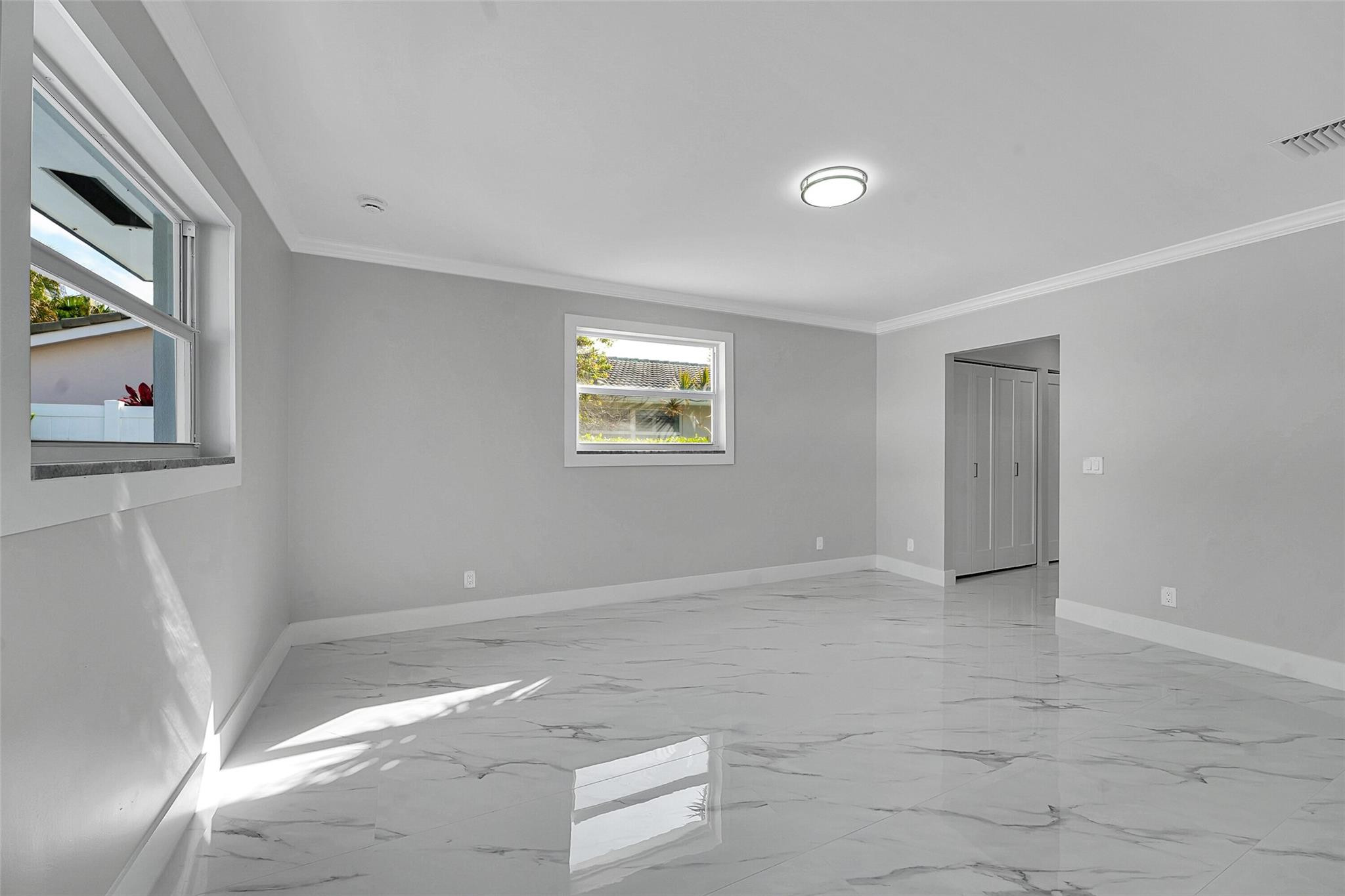 1190 Dolphin Road