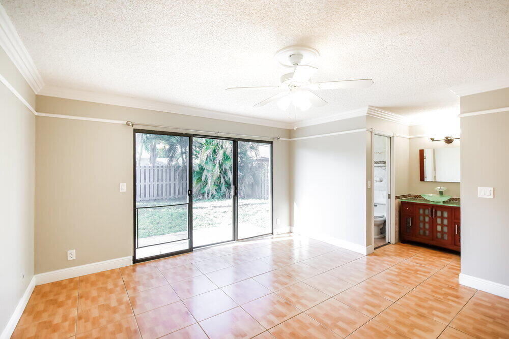 11235 NW 43rd Place