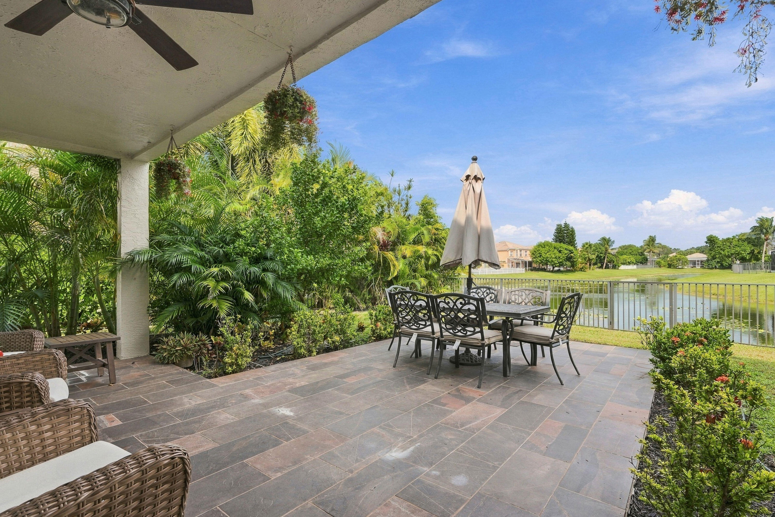 2755 Misty Oaks Circle Royal Palm Beach Fl Us 33411 B26086455