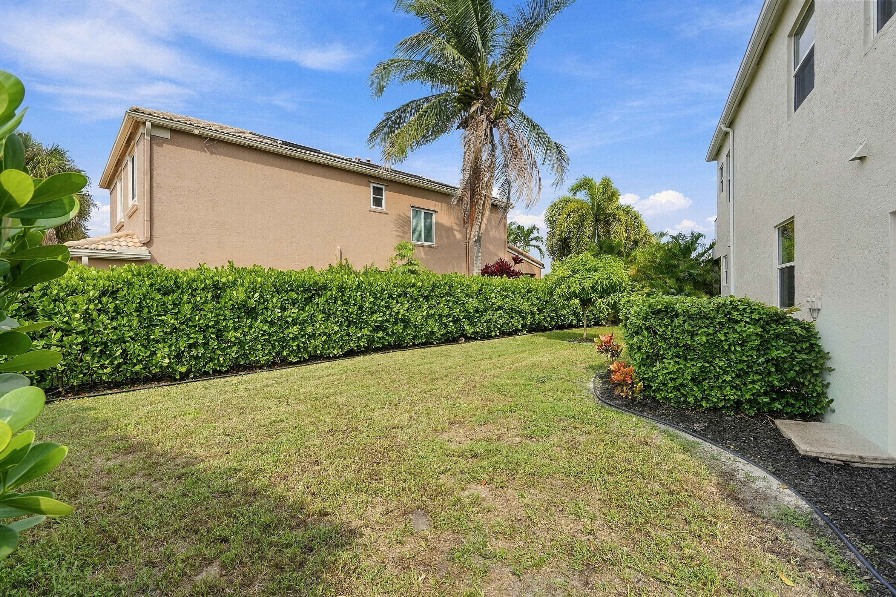 2755 MISTY OAKS Circle