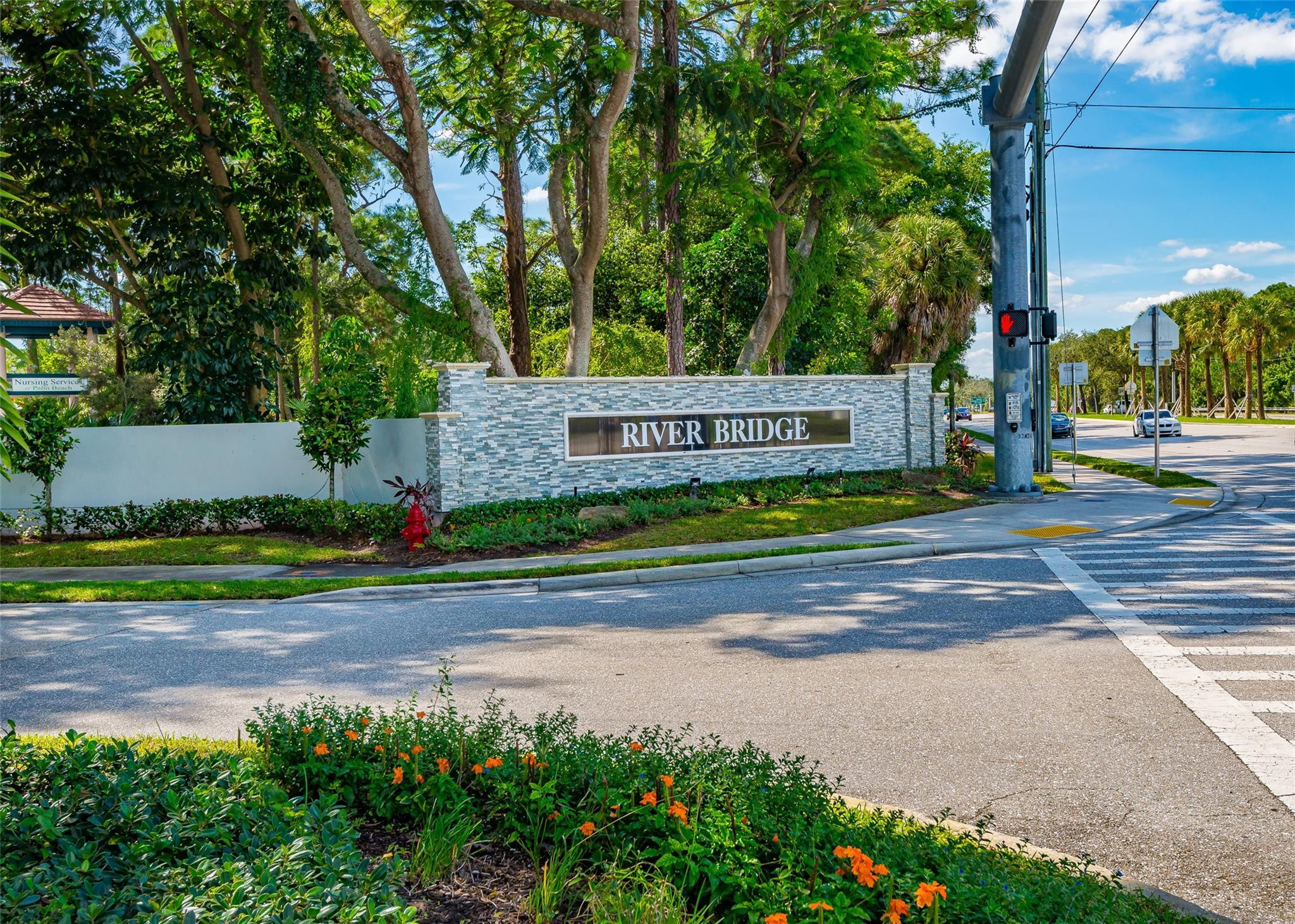 140 Paddock Ln