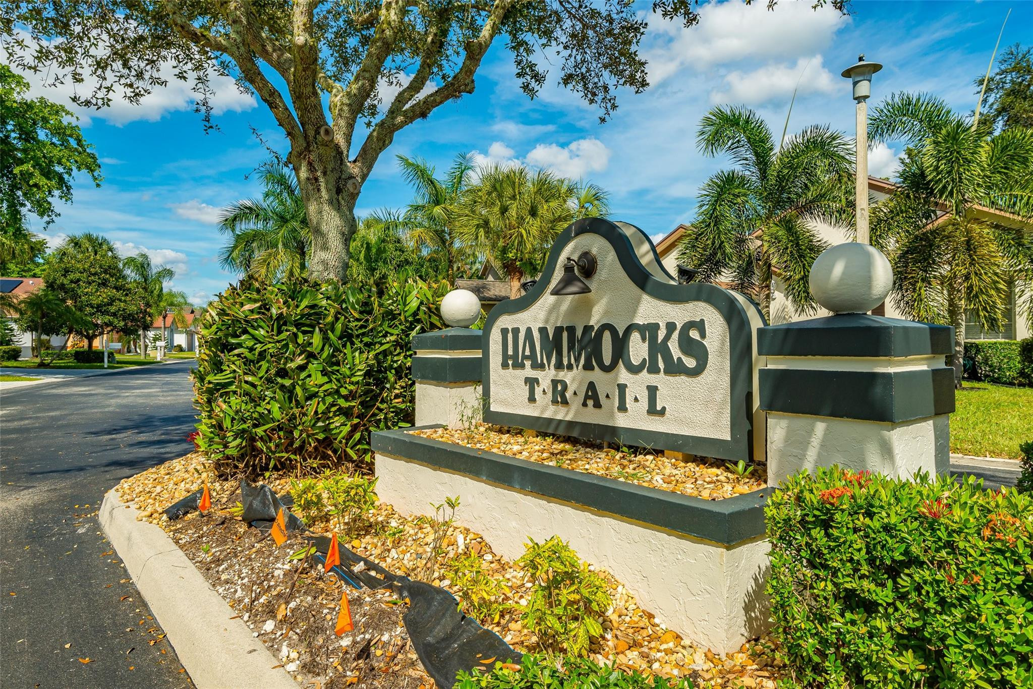 140 Paddock Ln