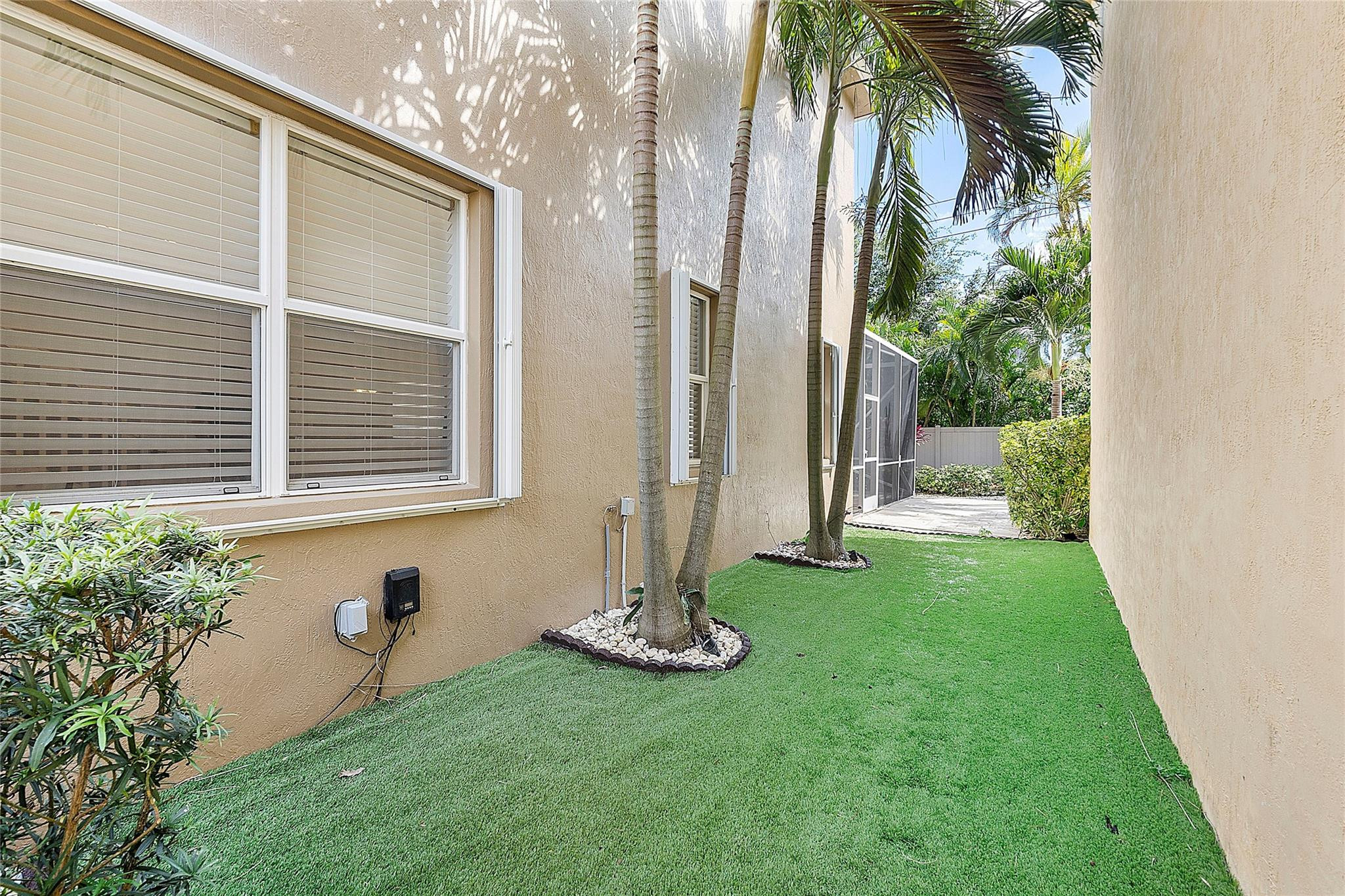 4320 Pomelo Boulevard