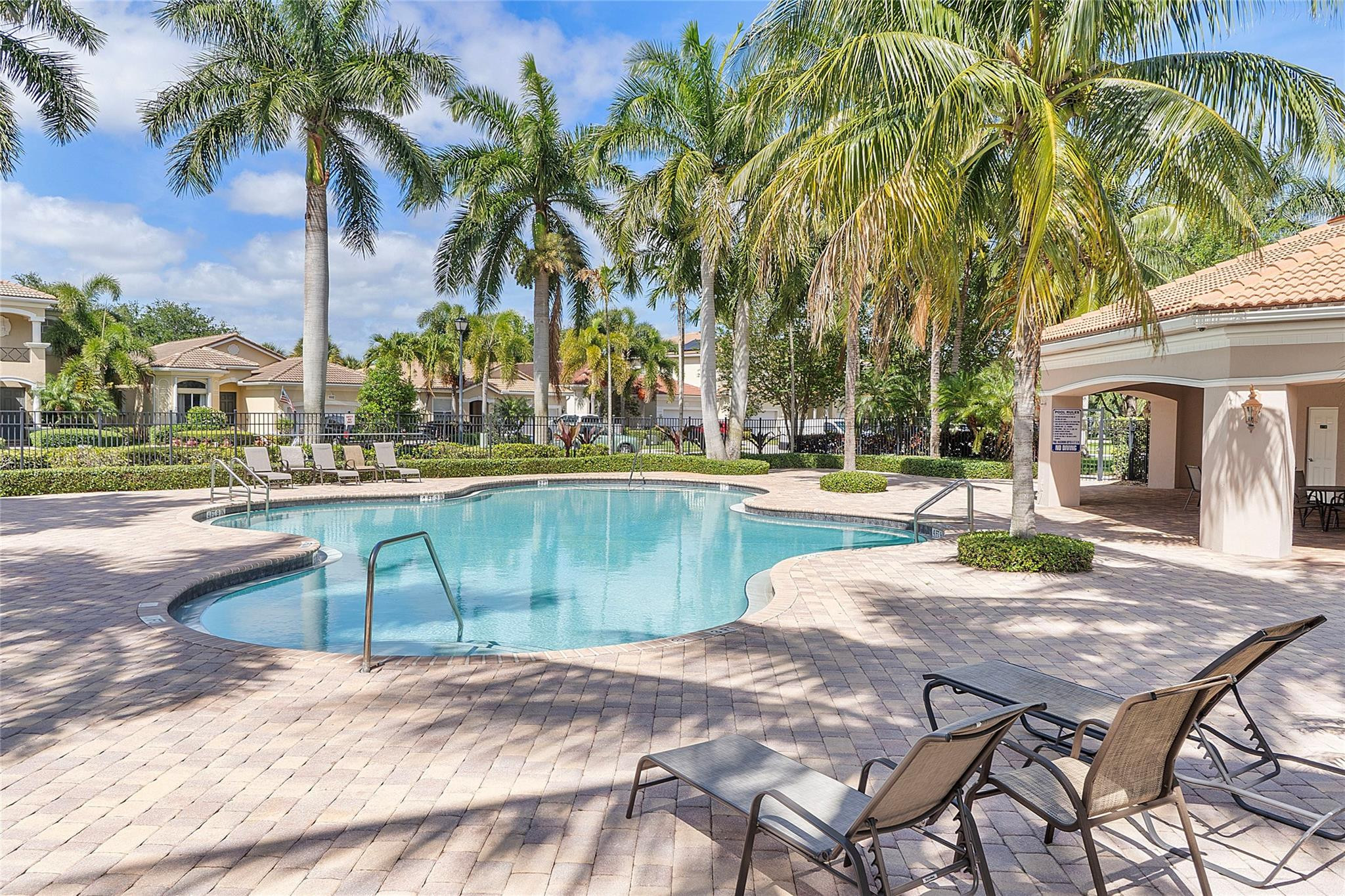 4320 Pomelo Boulevard