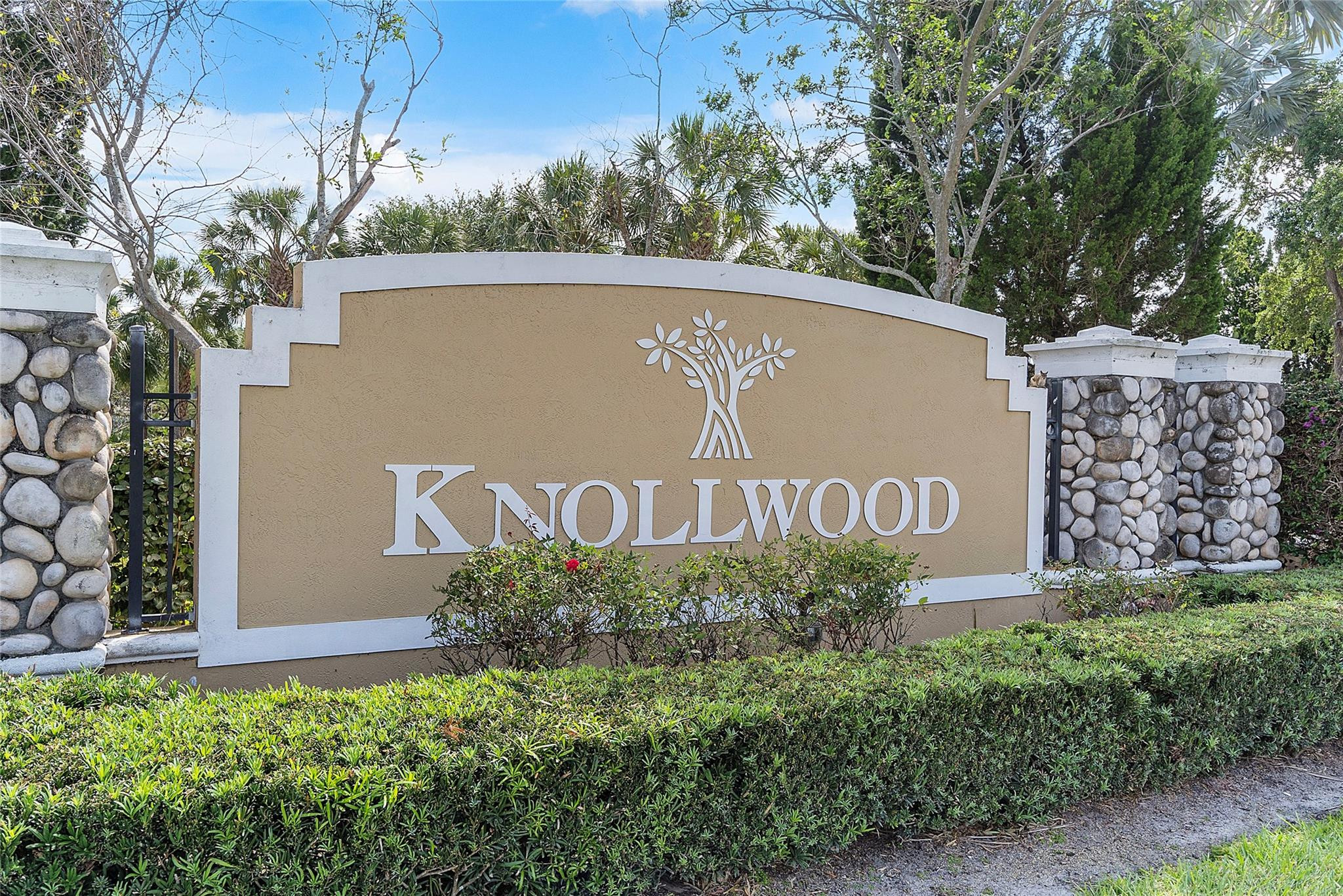 4320 Pomelo Boulevard