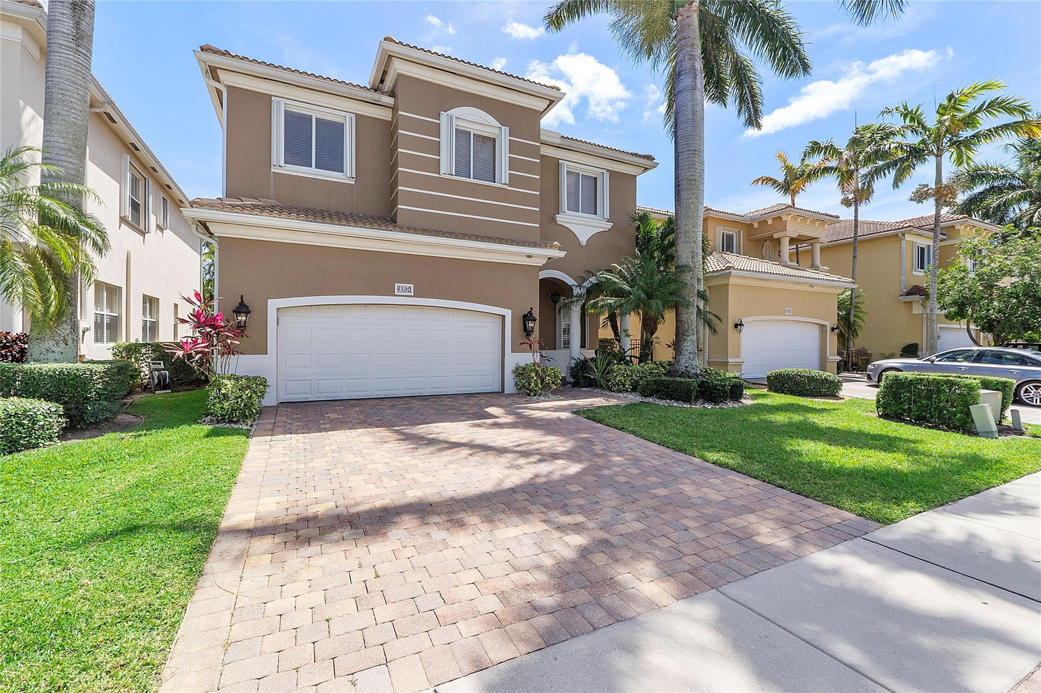 4320 Pomelo Boulevard