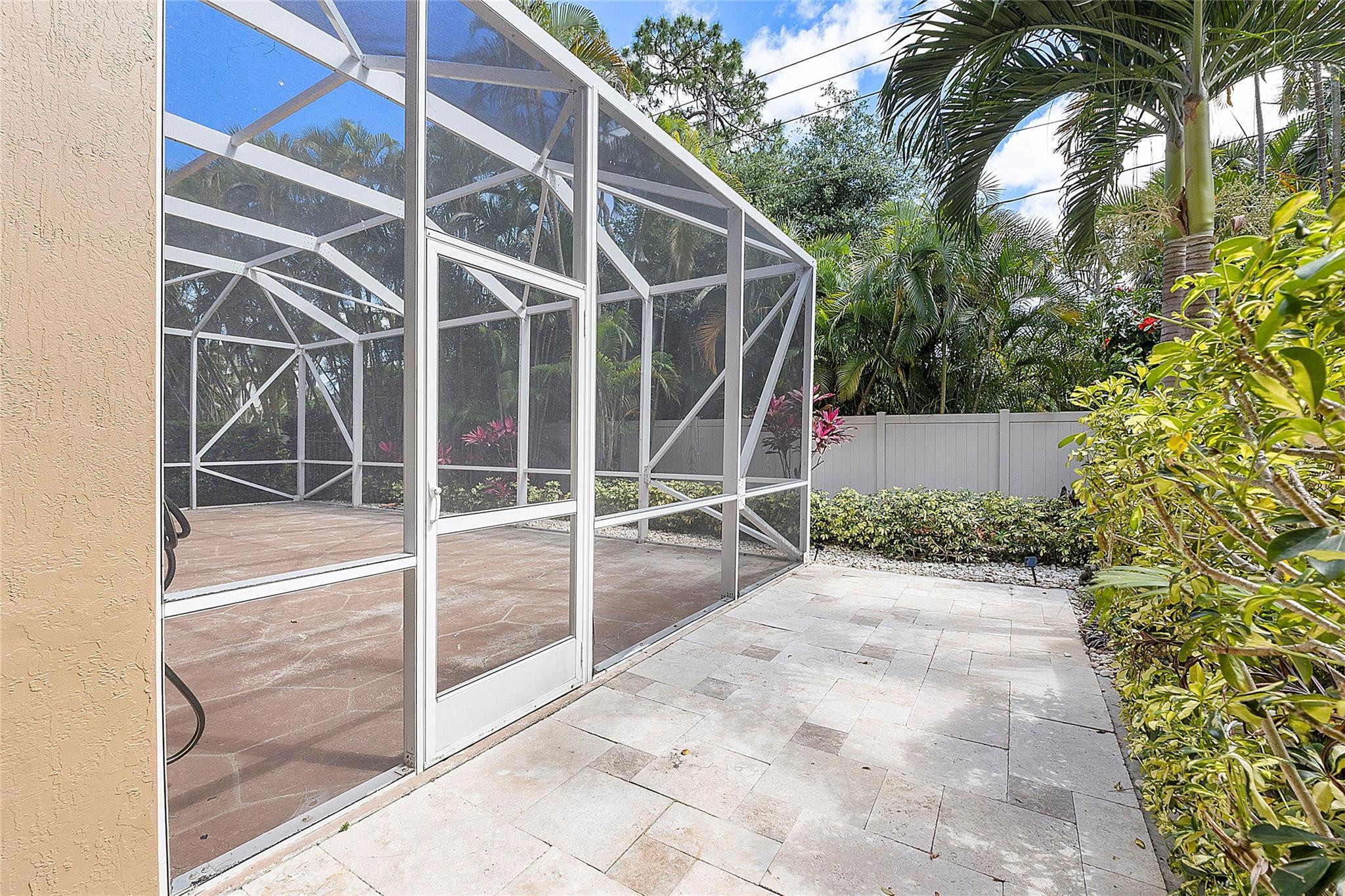 4320 Pomelo Boulevard