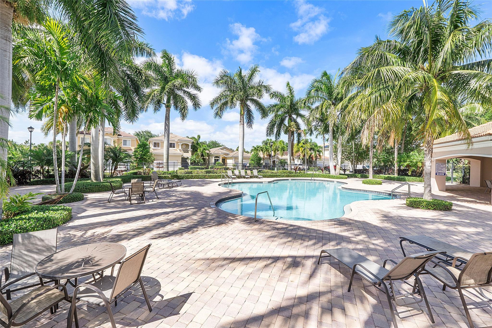 4320 Pomelo Boulevard