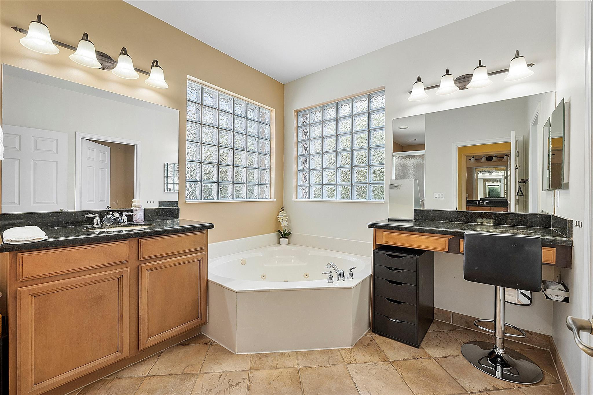 4320 Pomelo Boulevard