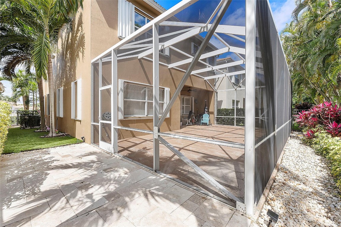 4320 Pomelo Boulevard