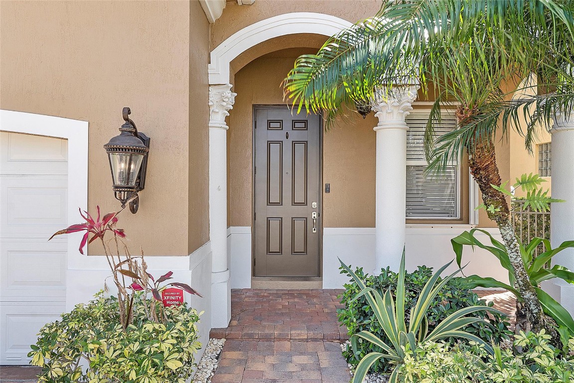 4320 Pomelo Boulevard