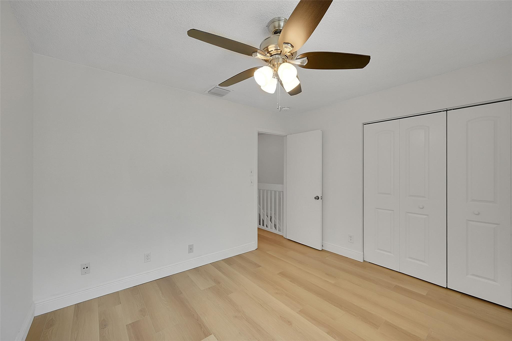 9853 Riverside Dr 8-24