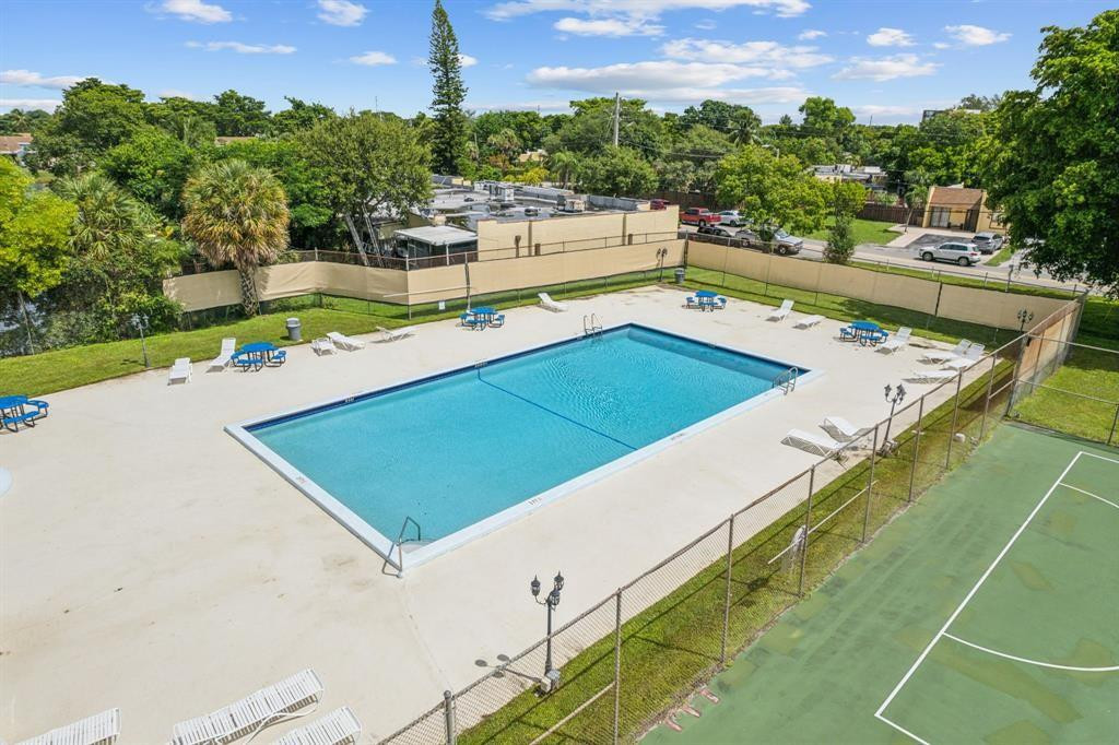360 NW 46th St