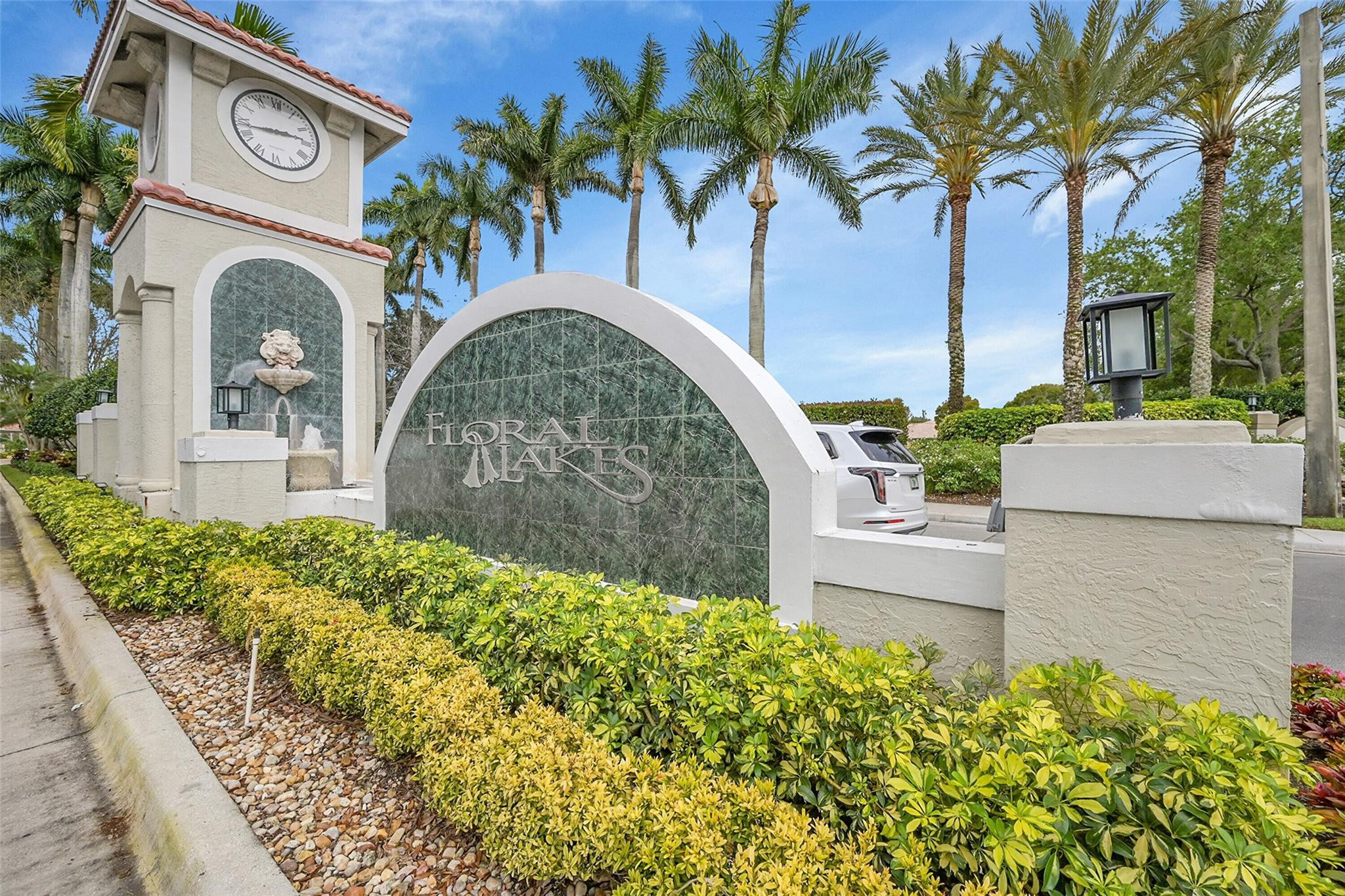 6141 Heliconia Rd