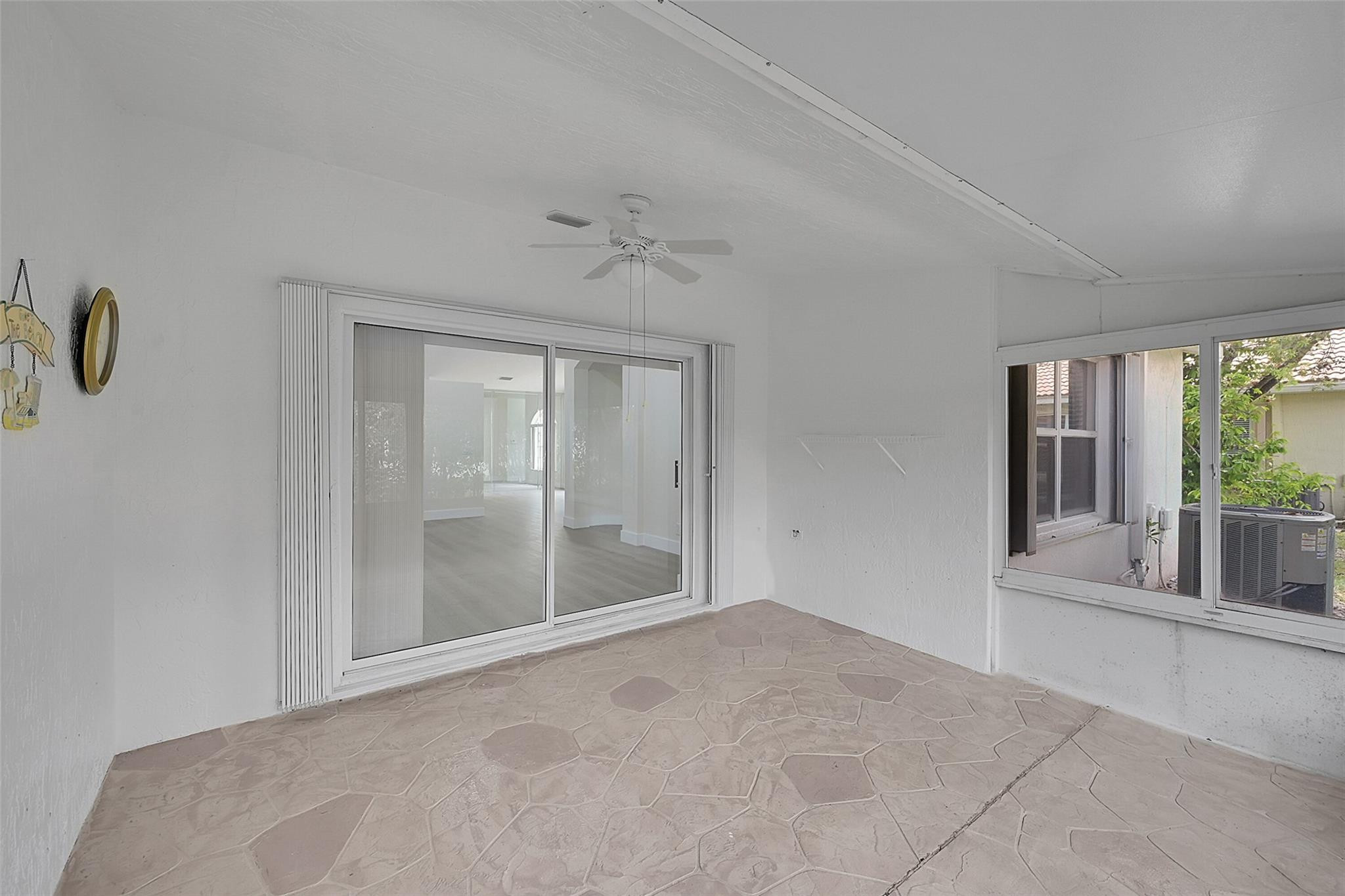 6141 Heliconia Rd