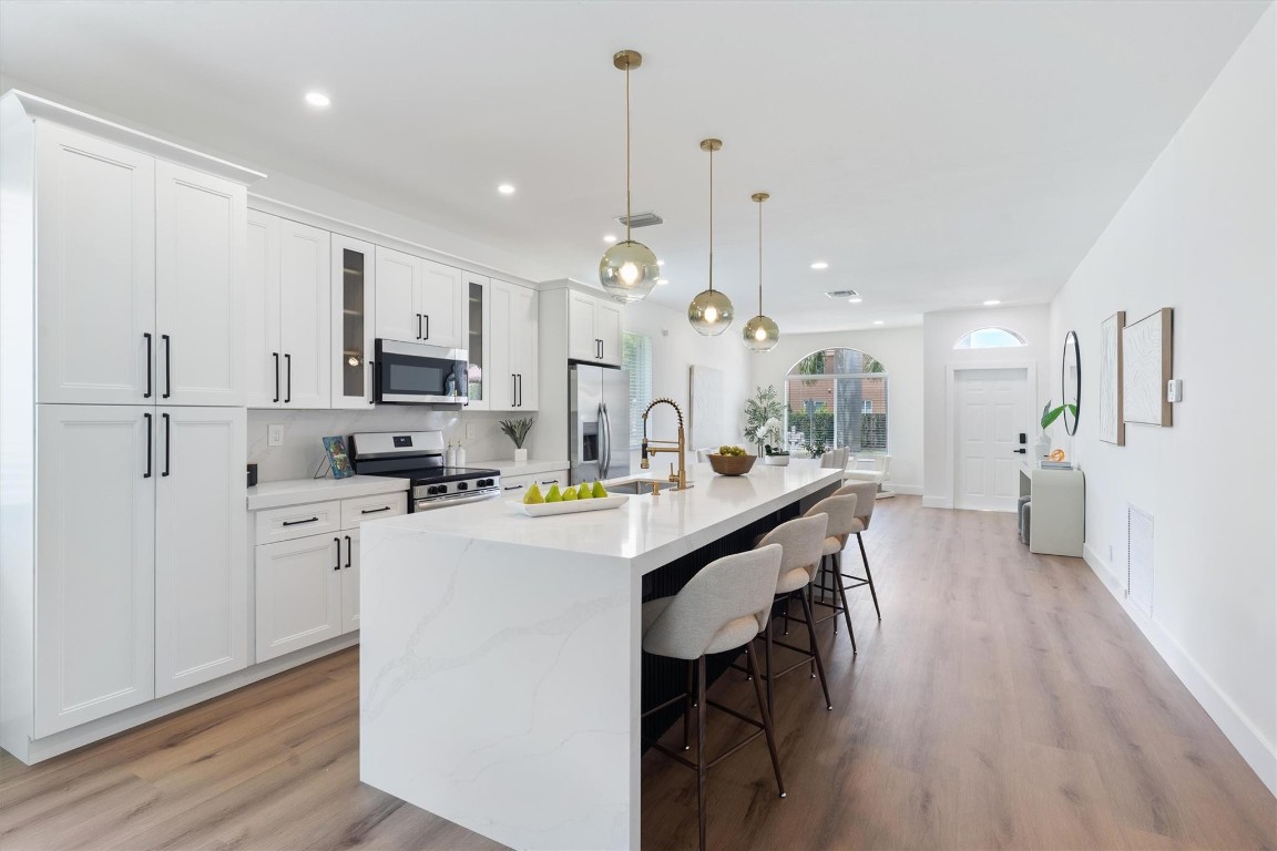 4170 Banyan Trails Dr