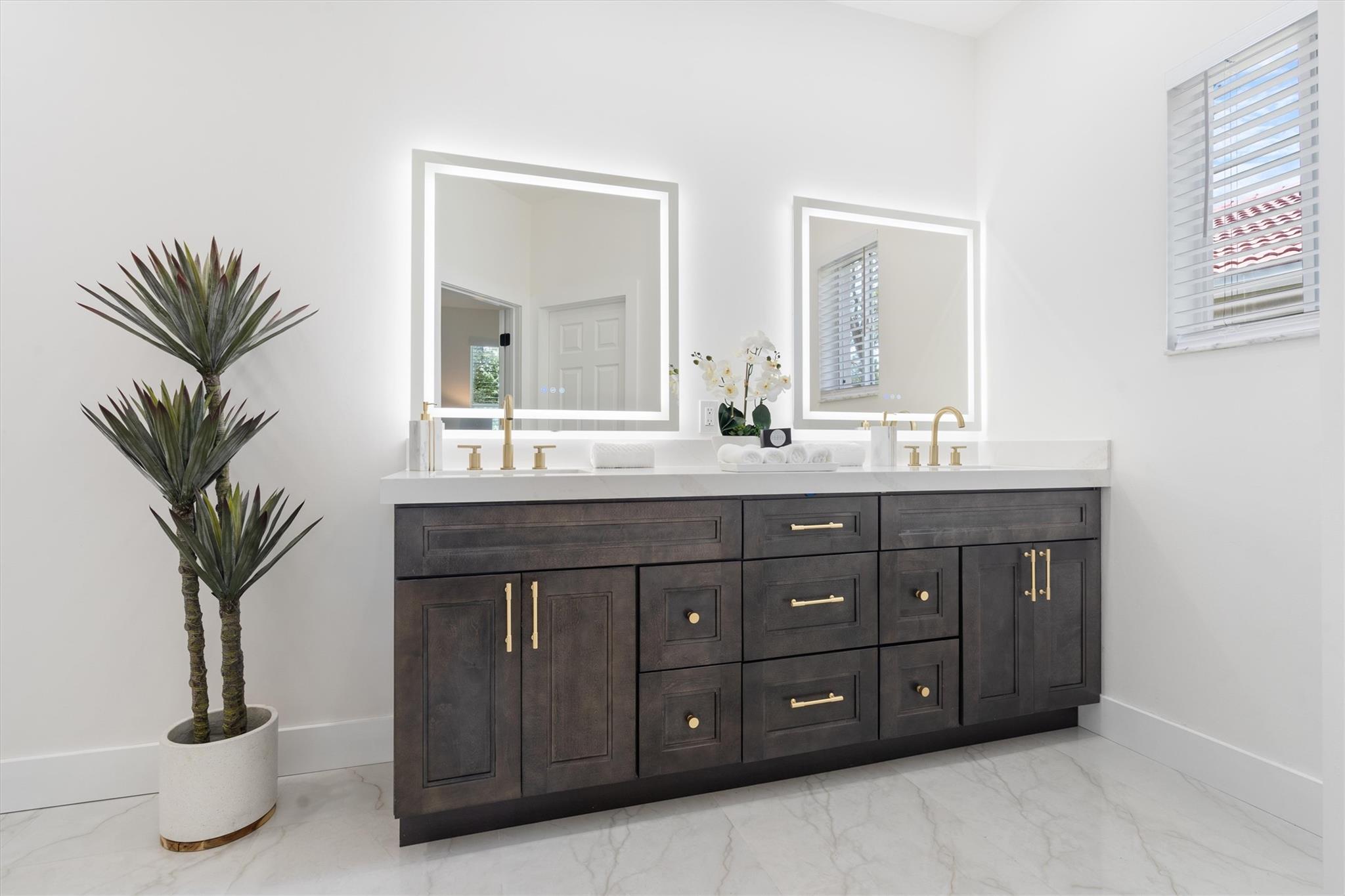 4170 Banyan Trails Dr