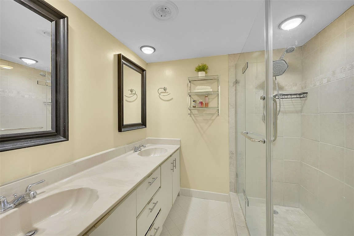 2916 SW 12th Street 2916