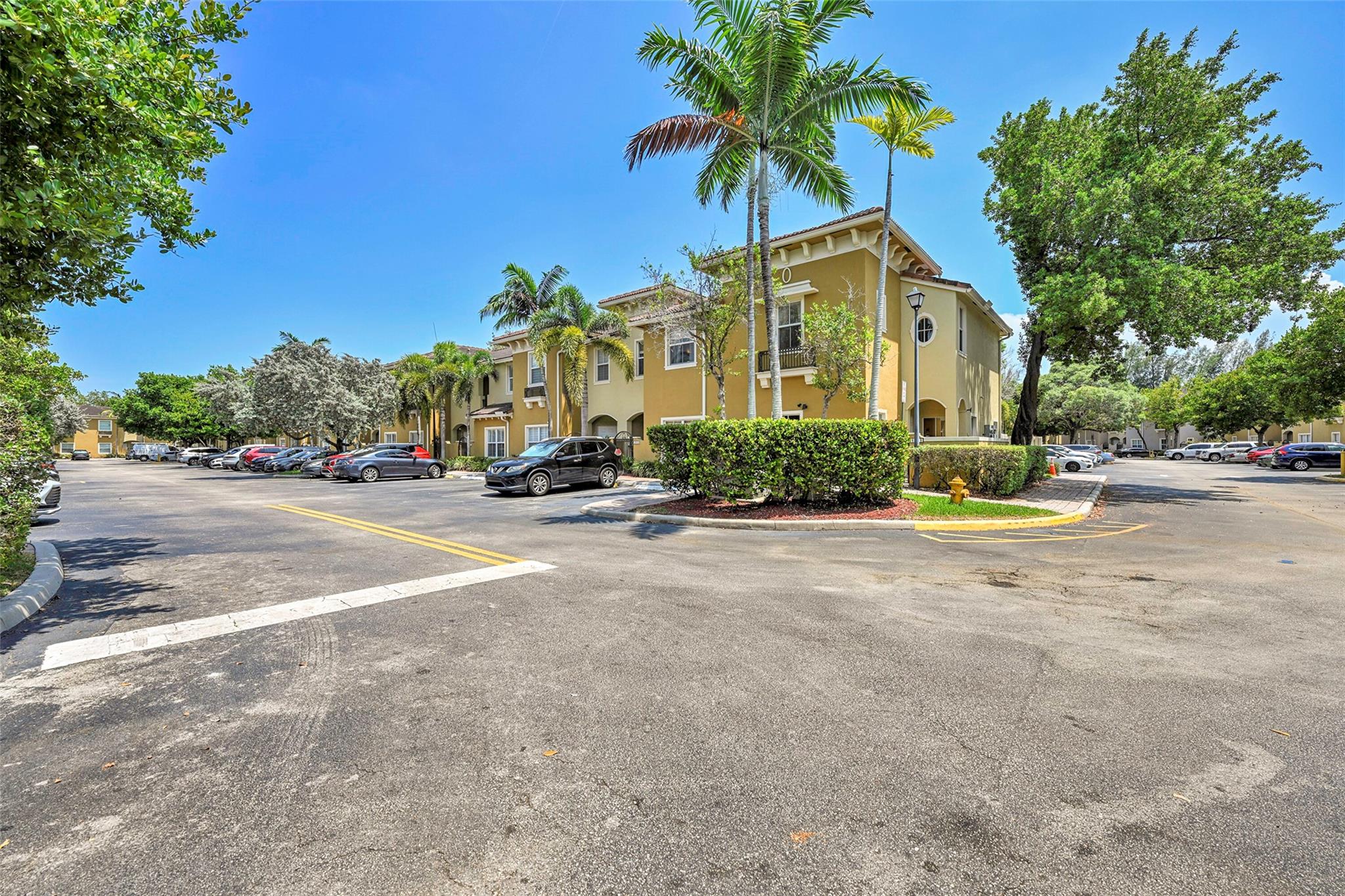 2851 W Prospect Rd 1202