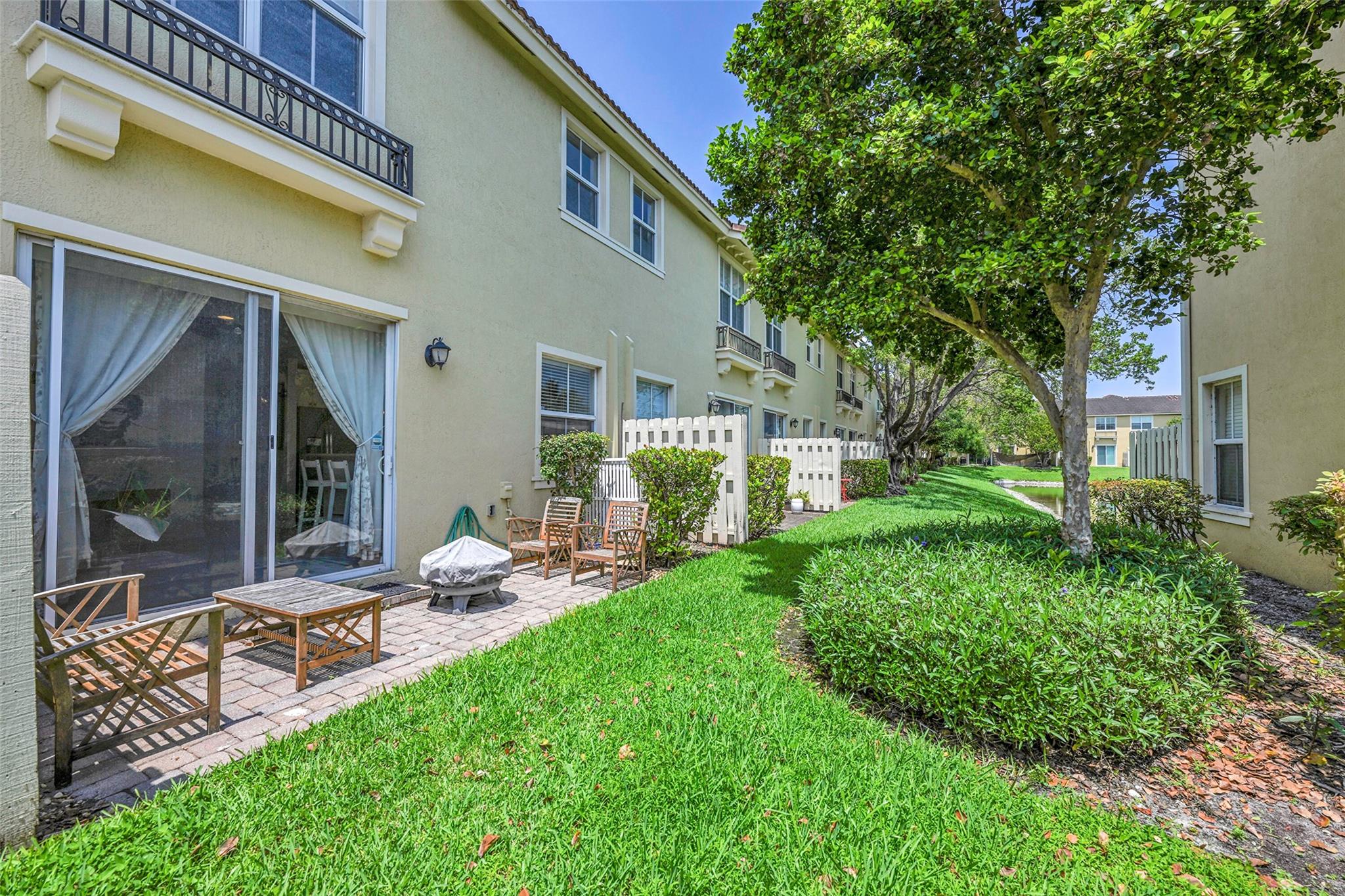 2851 W Prospect Rd 1202