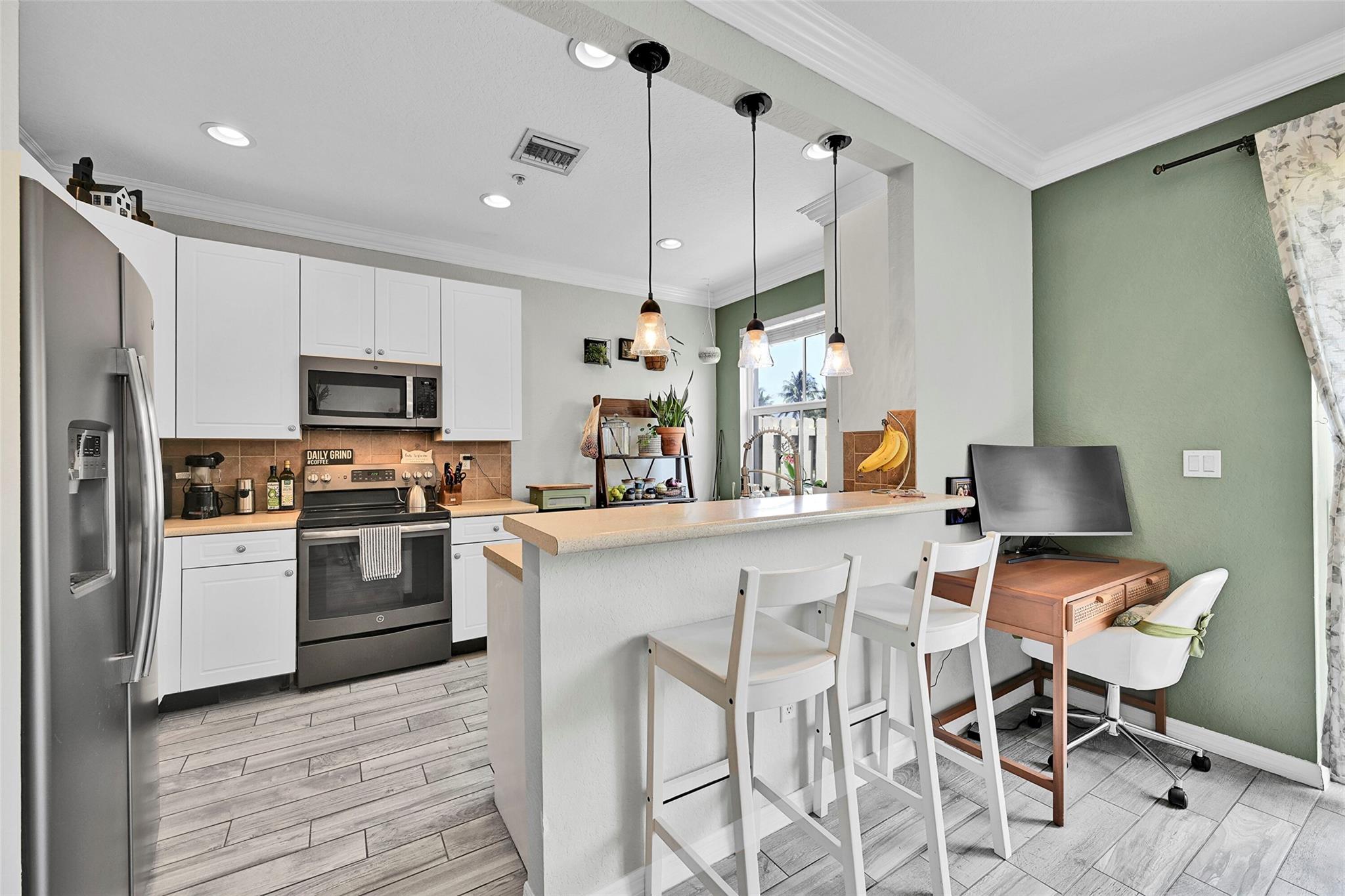 2851 W Prospect Rd 1202