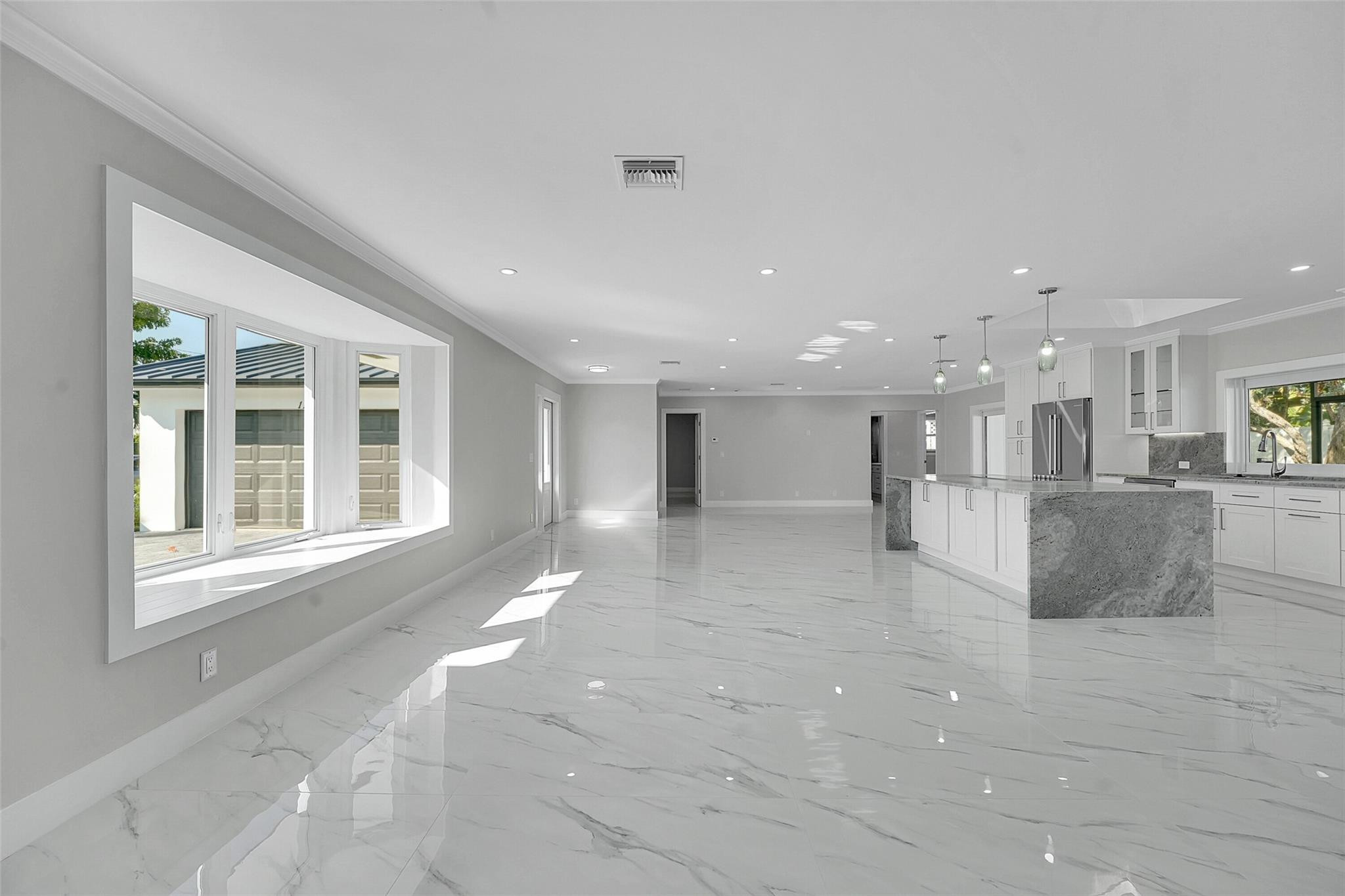 1190 Dolphin Road