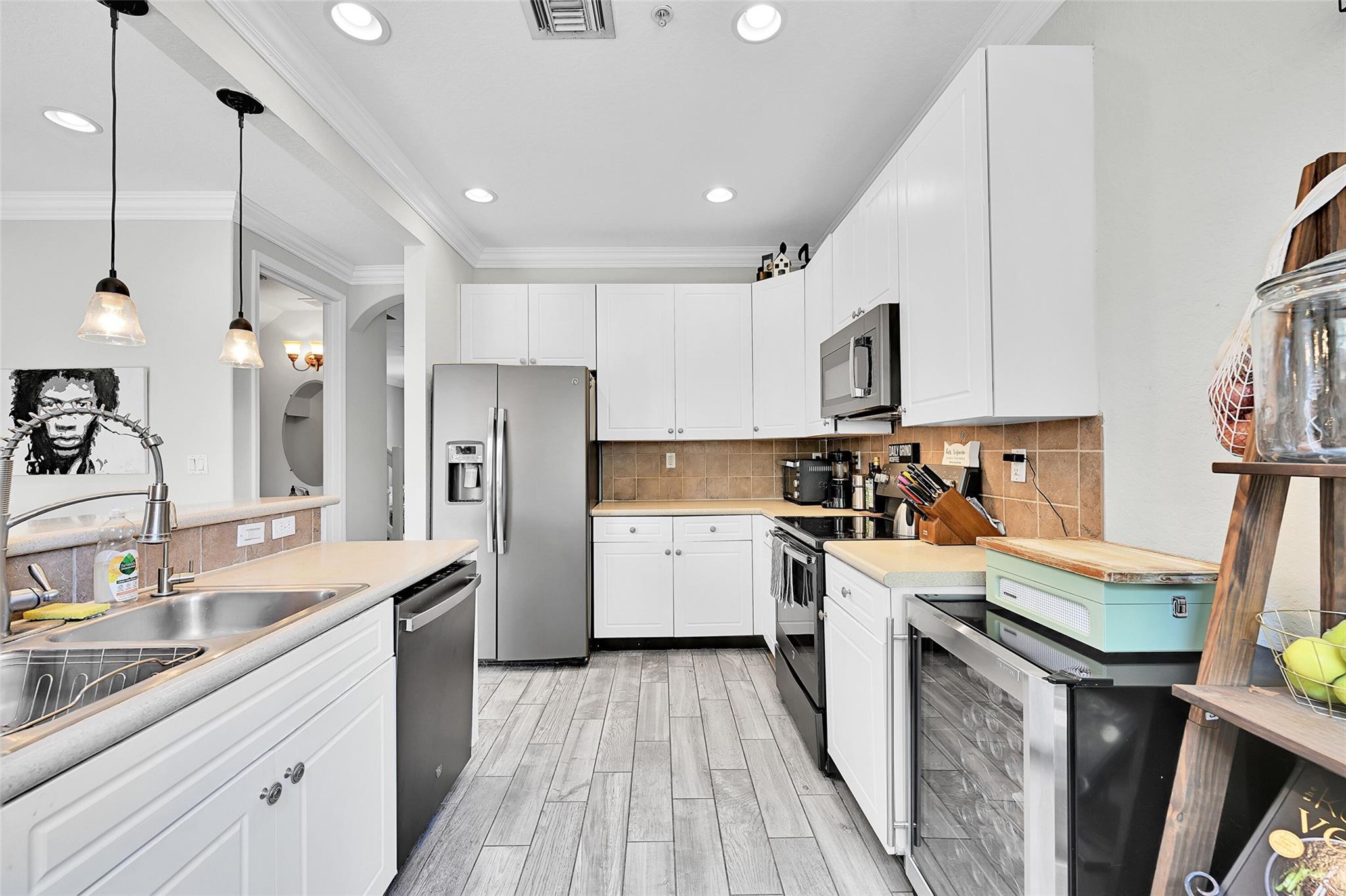 2851 W Prospect Rd 1202