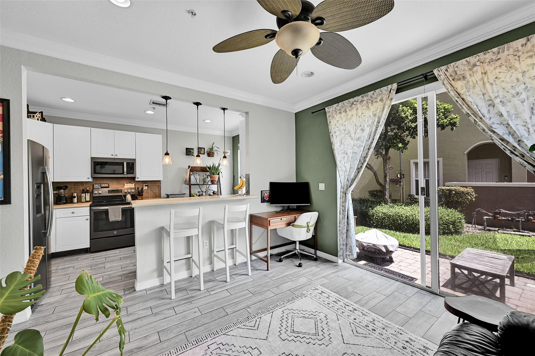 2851 W Prospect Rd 1202