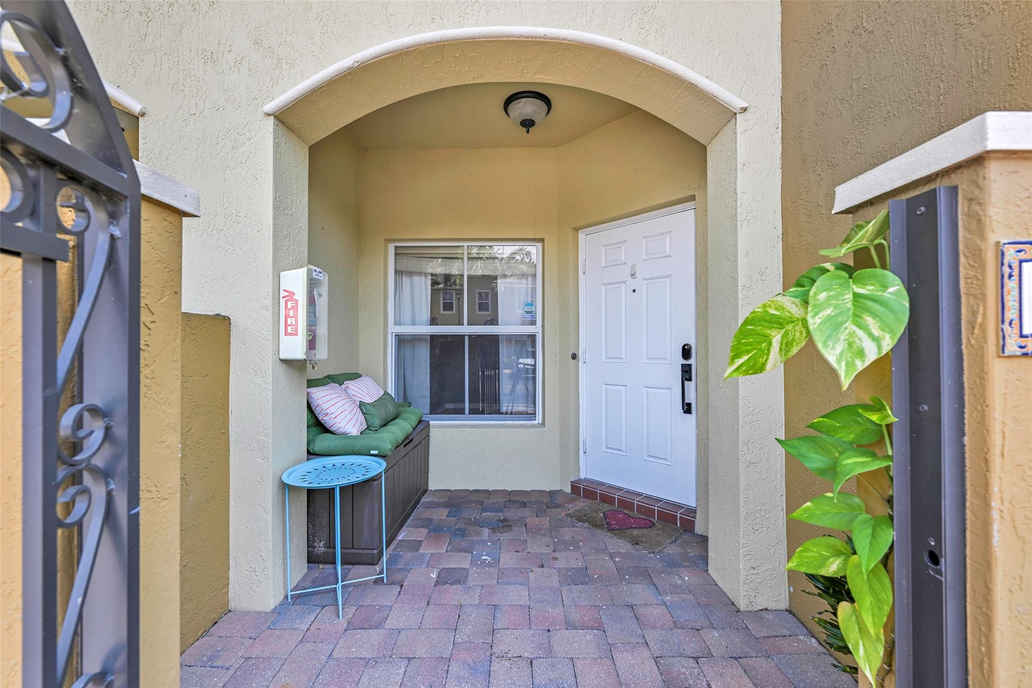 2851 W Prospect Rd 1202