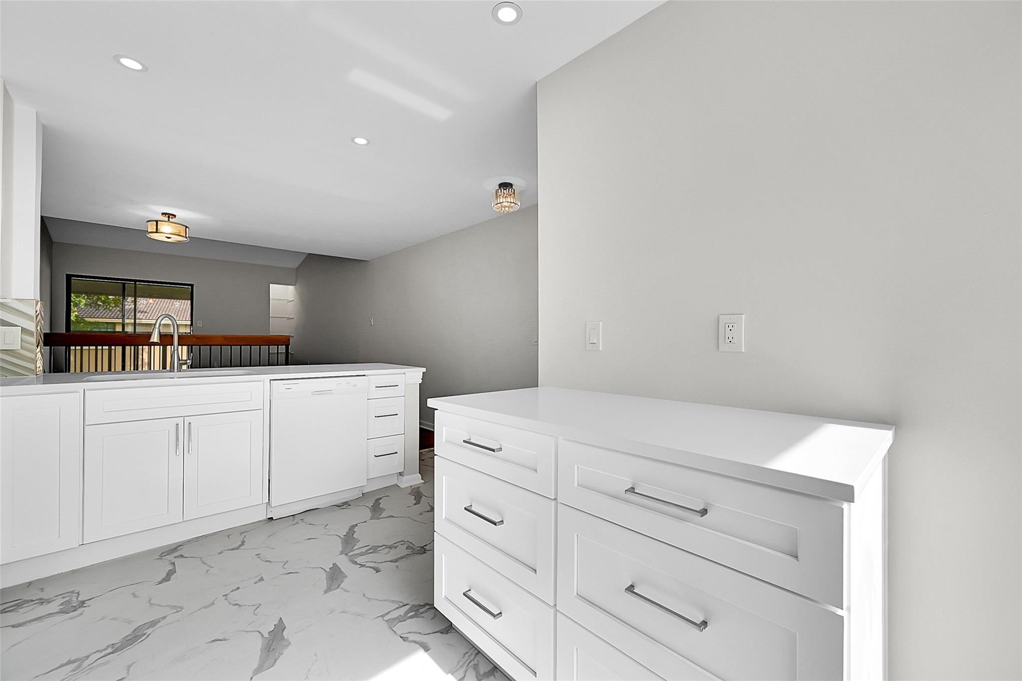 2578 Riverside Drive 421