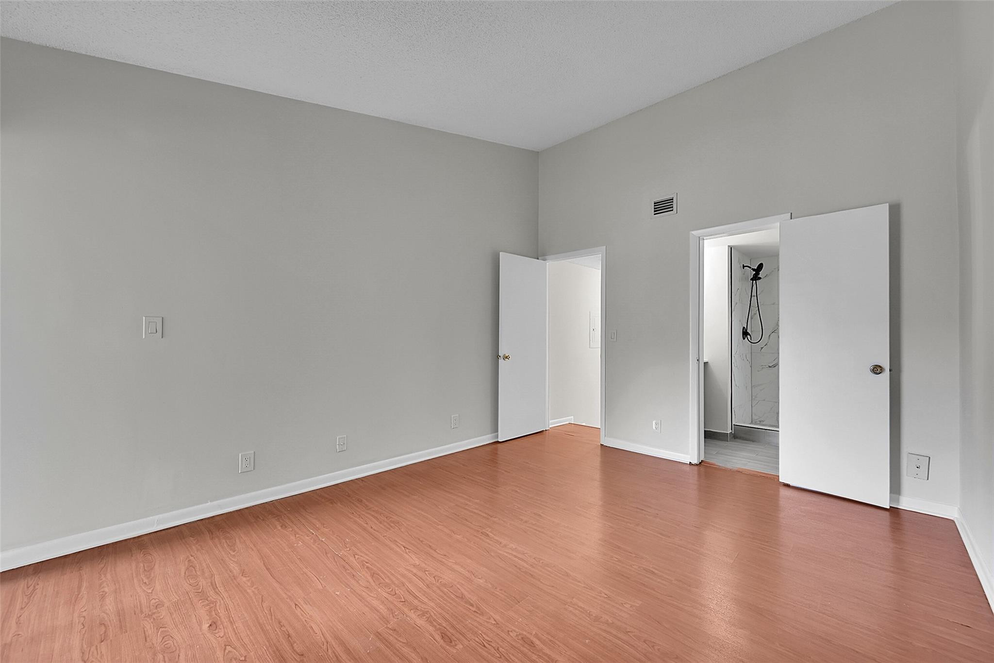 2578 Riverside Drive 421