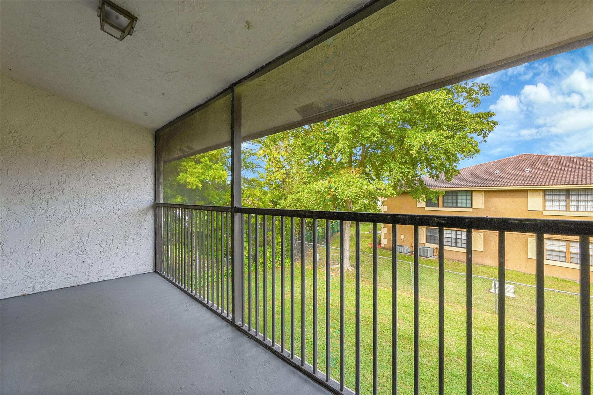 2578 Riverside Drive 421